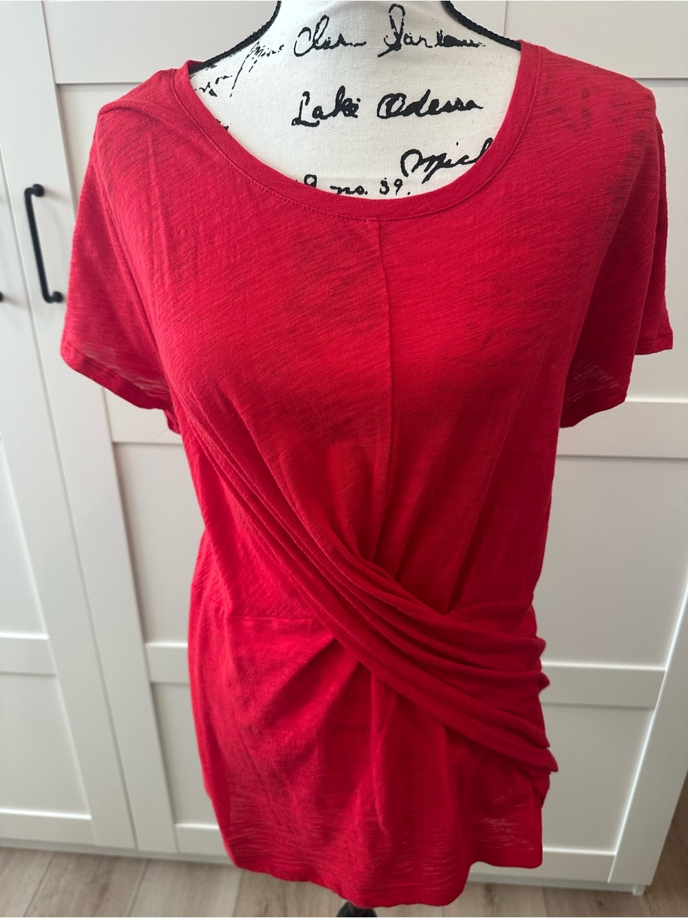 Red Twist-Front Women's Top size large.